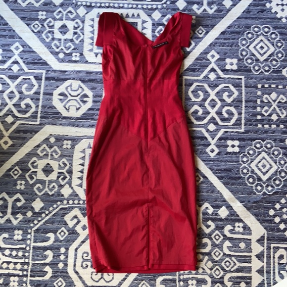 Black halo Jackie O Belted Dress in red - Picture 5 of 11